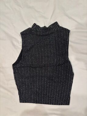 Sleeveless Mock Neck Ribbed Metallic Tank - Black & Silver